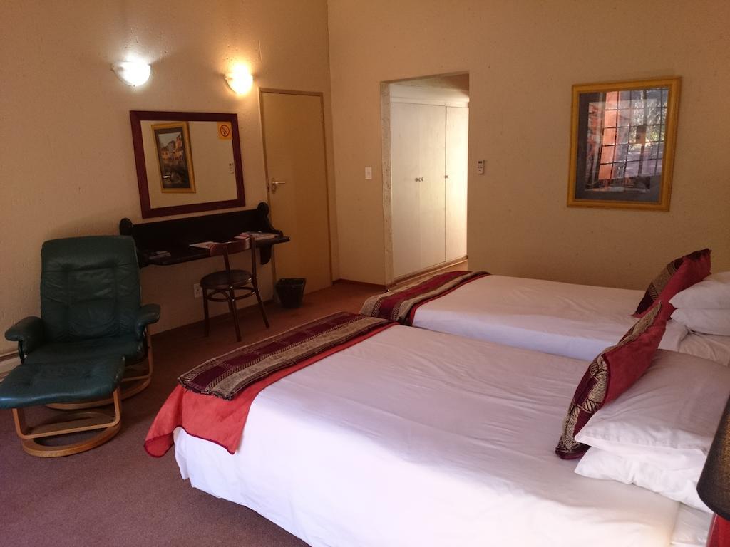 Hornbill Lodge 马加利斯堡 客房 照片